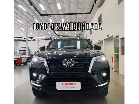 TOYOTA HILUX SW4 2.8 D-4D TURBO DIESEL SRX 4X4 AUTOMÁTICO